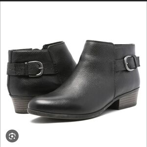 Clark's Addiy Kara Style Leather Booties Size 6